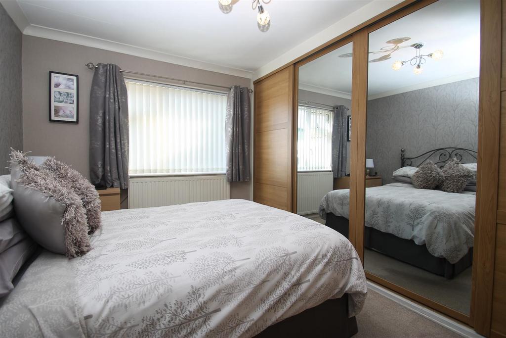 Bedroom 1.JPG