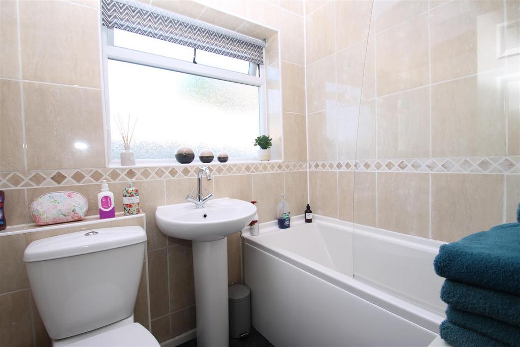 Bathroom.JPG