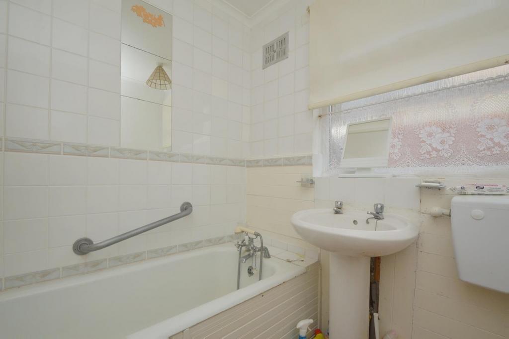 Bathroom.JPG