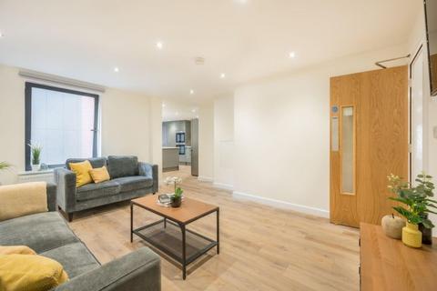5 bedroom flat to rent, Trippet Lane