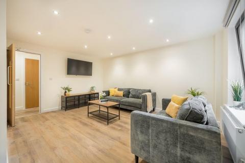 5 bedroom flat to rent, Trippet Lane