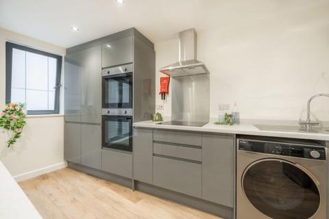 5 bedroom flat to rent, Trippet Lane