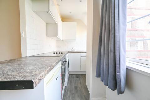 Studio for sale, Balham High Road, Balham, London, SW17