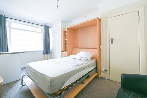 Studio for sale, Balham High Road, Balham, London, SW17