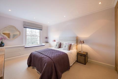 3 bedroom flat to rent, Onslow Square, London SW7