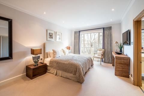 3 bedroom flat to rent, Onslow Square, London SW7