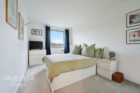1 bedroom flat for sale, Deals Gateway, London, SE13