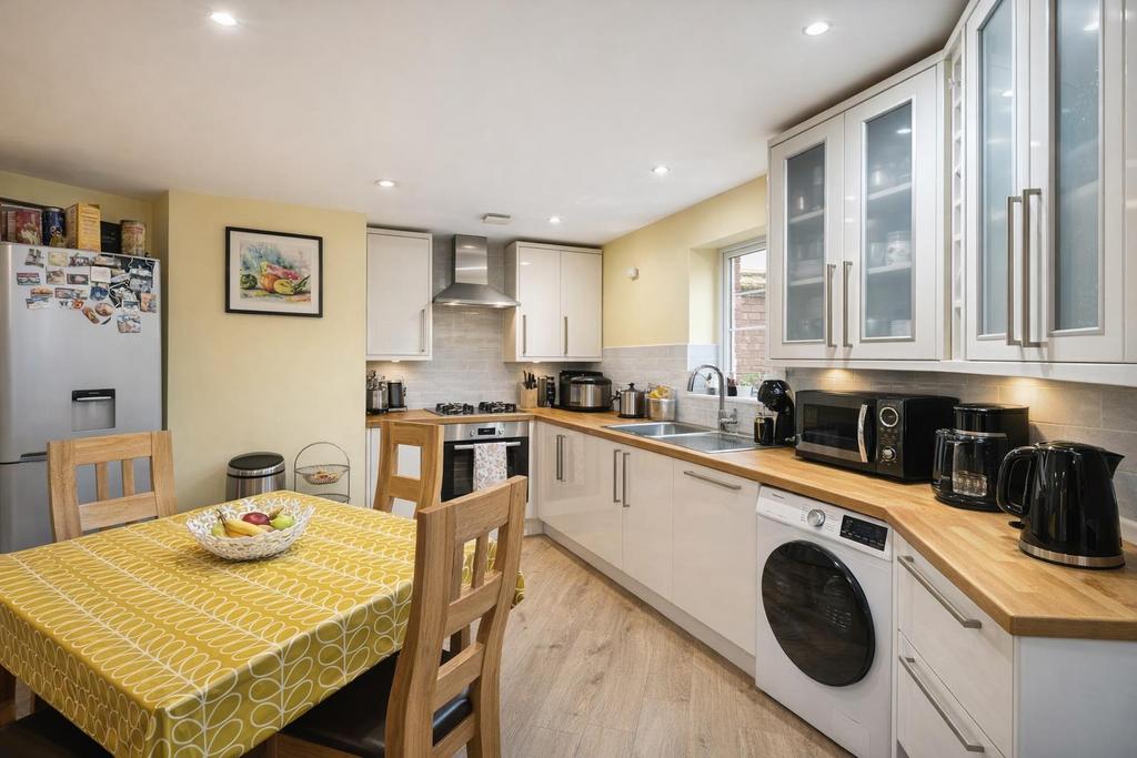 Parsons Close Kitchen.png