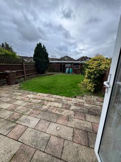 3 bedroom semi-detached house to rent, Harrow, HA2