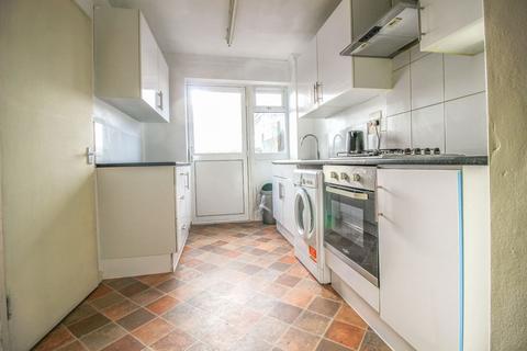 3 bedroom end of terrace house for sale, Lilac Court, Swindon SN2