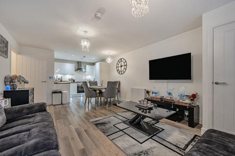 1 bedroom flat for sale, Wells House, Gunpowder Road, Worcester Park, KT4