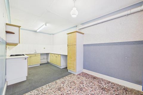 2 bedroom apartment for sale, Castledene Court, Gosforth