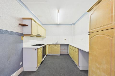 2 bedroom apartment for sale, Castledene Court, Gosforth