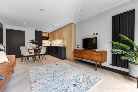 2 bedroom flat to rent, Makers Yard, Fulham, London, SW6