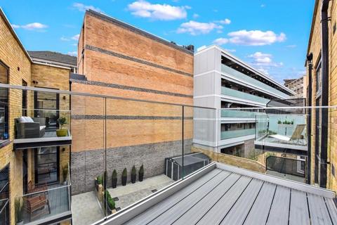2 bedroom flat to rent, Makers Yard, Fulham, London, SW6
