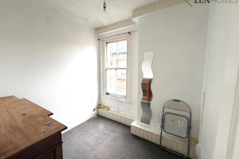 4 bedroom house share to rent, Flat B, London N22