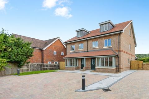 undefined, Appletree Grove, Chinnor