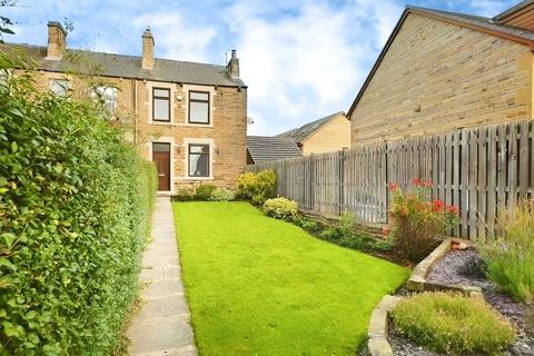 2 bedroom end of terrace house to rent, Wood Lane, Leeds LS26