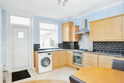 2 bedroom end of terrace house to rent, Wood Lane, Leeds LS26