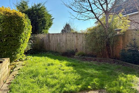 2 bedroom flat for sale, Beaconsfield Road, Epsom, KT18