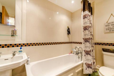 undefined, Market Square, Kingston, Kingston upon Thames, KT1