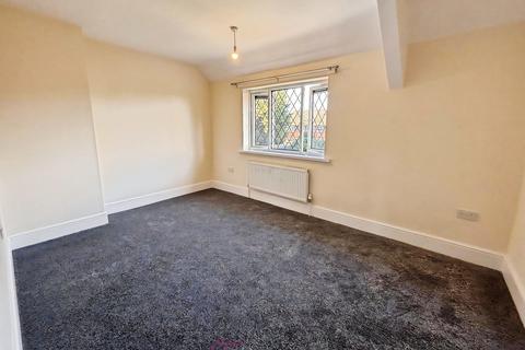 3 bedroom end of terrace house to rent, Warwick Road, Doncaster DN2
