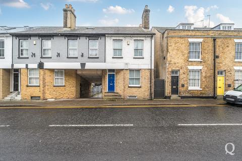 3 bedroom terraced house to rent, Victoria Street, Rochester, Kent, ME1