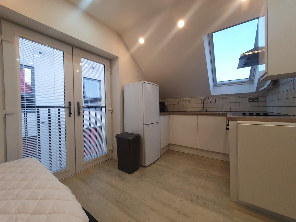 1 bedroom Studio Flat