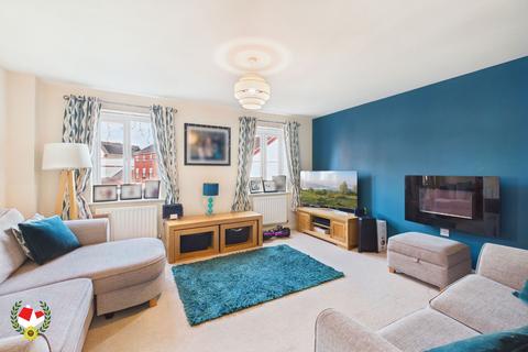3 bedroom terraced house for sale, Gainsborough Walk, Walton Cardiff, Tewkesbury