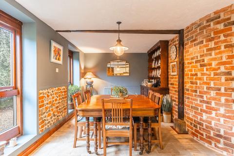 undefined, Barn Conversion in a Peaceful Close in Briston