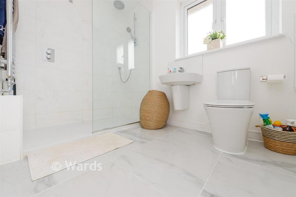 En-Suite Bathroom