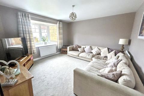 3 bedroom detached house for sale, Robinsons Drive, Blaydon-on-Tyne, Tyne and Wear, NE21 5GF