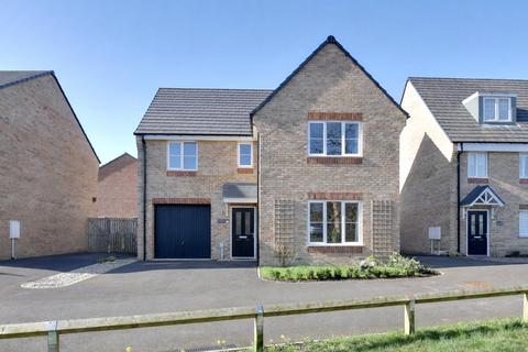 4 bedroom detached house for sale, Runnymede Way, Northallerton, North Yorkshire, DL6