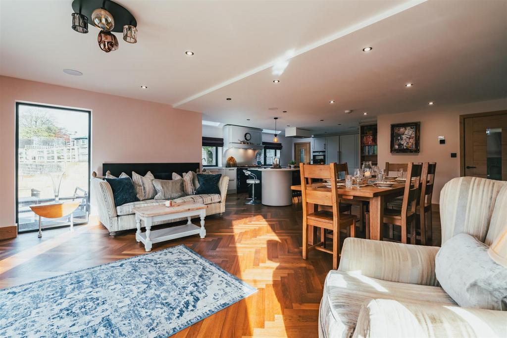 Living/Dining Room