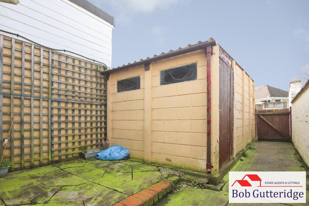 Enclosed rear yard