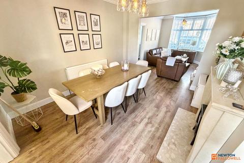 3 bedroom semi-detached house for sale, Queens Walk, Fletton, Peterborough, PE2