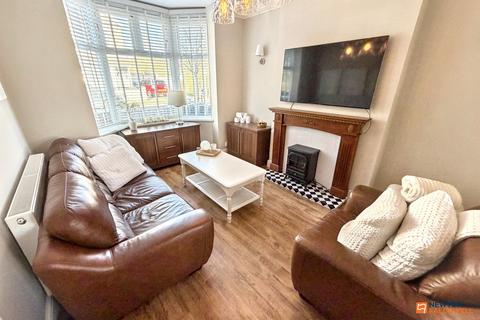 3 bedroom semi-detached house for sale, Queens Walk, Fletton, Peterborough, PE2