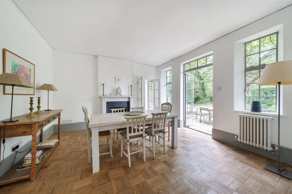 Dining room, fireplace