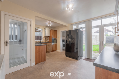 3 bedroom semi-detached house for sale, Howard Road, Solihull B92