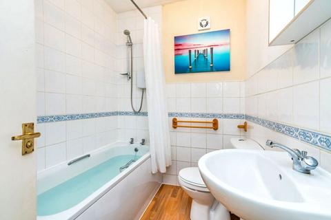 1 bedroom flat to rent, Winchester Road, Hampshire SO16