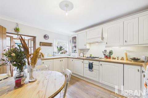 2 bedroom house for sale, Watson Street, Sutton-On-Hull, Hull