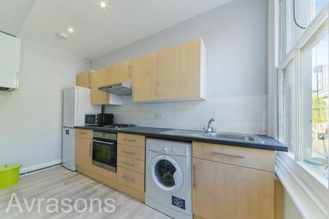 2 bedroom flat to rent, Heyford Avenue, Vauxhall, London