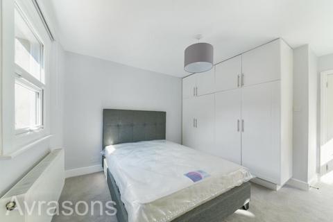 2 bedroom flat to rent, Heyford Avenue, Vauxhall, London