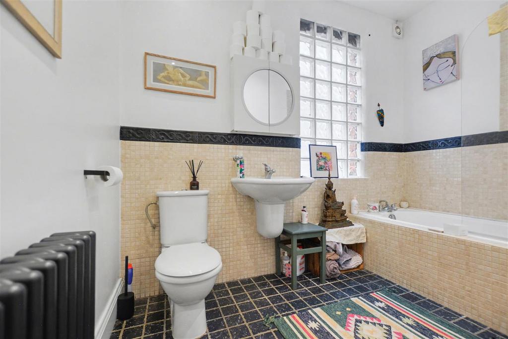 Bathroom.jpeg