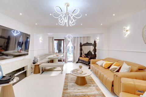3 bedroom terraced house for sale, Livingstone Terrace, Rainham RM13