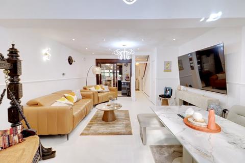 3 bedroom terraced house for sale, Livingstone Terrace, Rainham RM13
