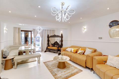3 bedroom terraced house for sale, Livingstone Terrace, Rainham RM13