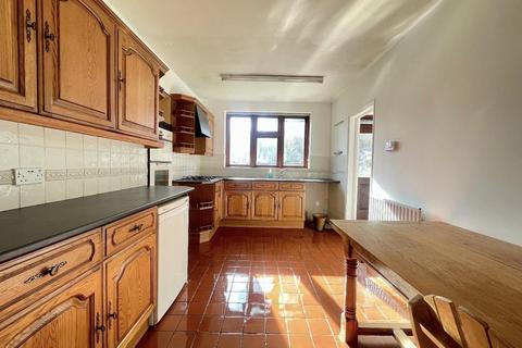 1 bedroom house to rent, Hulse Avenue, Barking IG11