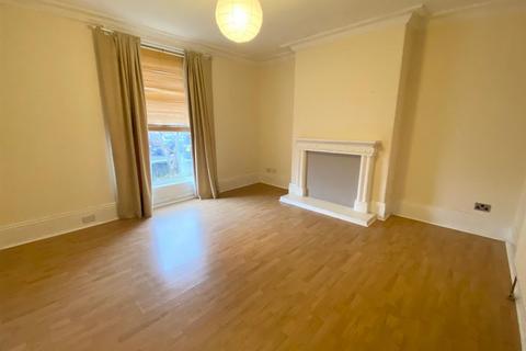 4 bedroom end of terrace house for sale, Syringa Street, Huddersfield