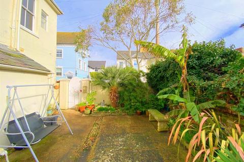 4 bedroom semi-detached house for sale, Hyde Road, Eastbourne